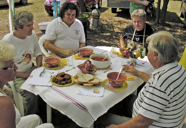 Munkában a főzőverseny zsűrije