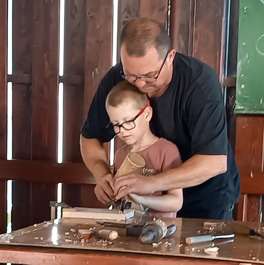 Fafaragás székelyföldi mester segítségével.